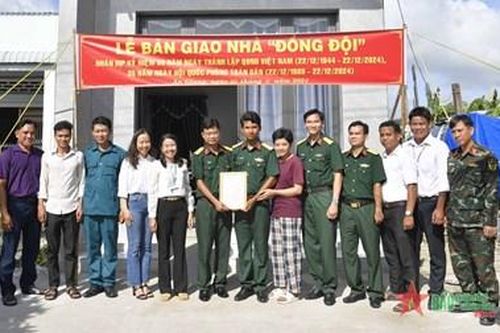 An Giang: Bàn giao nhà đồng đội tại huyện Tri Tôn