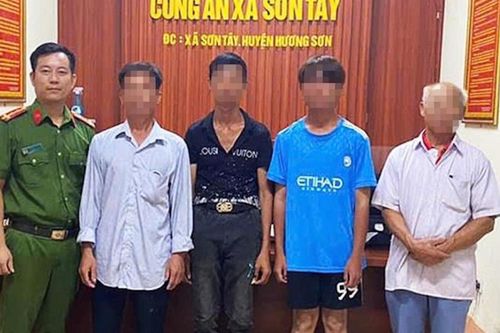 Chuyến 'vi hành' của 2 cậu nhóc