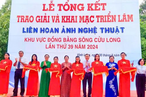 Trao giải Liên hoan Ảnh nghệ thuật Đồng bằng sông Cửu Long