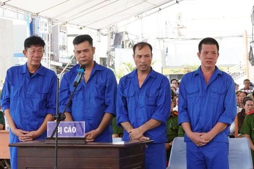 Nhóm đối tượng tổ chức, đưa ngư dân sang nước ngoài đánh bắt thủy sản trái phép lãnh 21 năm tù