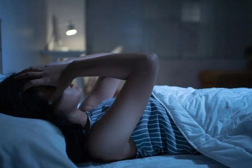 Lý do bạn không nên ngủ khi ti vi đang bật