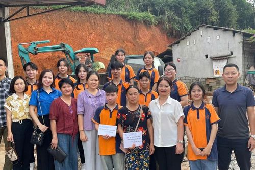 Cùng học trò lan tỏa lòng nhân ái