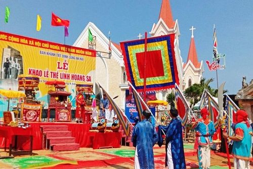 Tái hiện Lễ khao lề thế lính Hoàng Sa tại Hà Nội