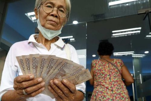 Thấy gì ở kế hoạch phát tiền mặt cho người dân của Thái Lan?