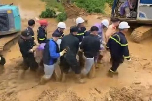 Tìm thấy thi thể người đàn ông mất tích khi đang livestream vụ sạt lở trên QL2 Hà Giang
