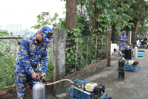 Vụ sập cầu Phong Châu ở Phú Thọ: 40 cán bộ, chiến sĩ cùng nhiều phương tiện chuyên dụng tham gia tìm kiếm nạn nhân