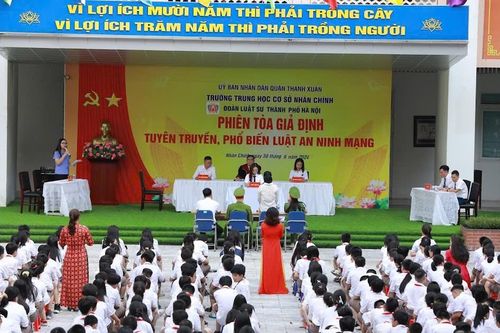 Đoàn Luật sư TP Hà Nội tiếp tục tổ chức 'Phiên tòa giả định', tuyên truyền pháp luật tại trường học