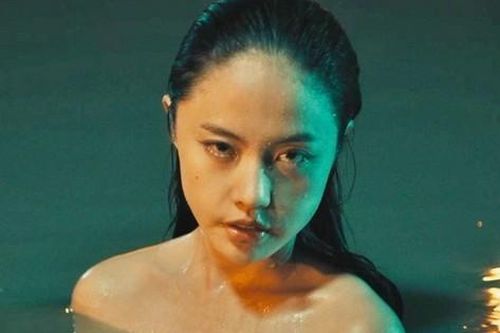 Phim 'Cám' 18+ tụt giảm doanh thu