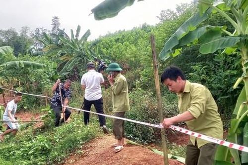 140 hộ dân sống cạnh chân đồi nứt toác, Ninh Bình ban bố tình huống khẩn cấp