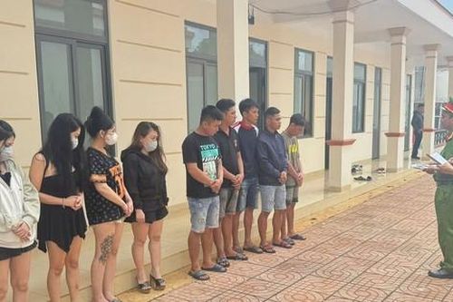 Nhóm thanh niên 'mở tiệc' ma túy cùng tiếp viên quán karaoke