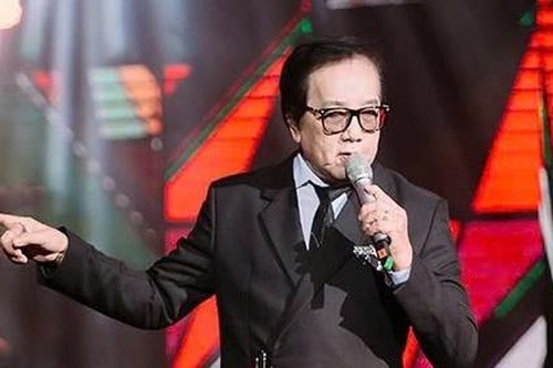 Danh ca Elvis Phương từng bị cha tát, đuổi khỏi nhà vì mê ca hát