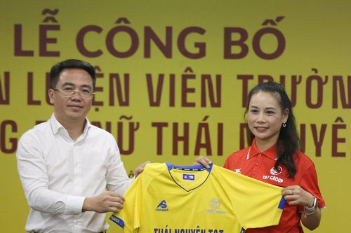 Nữ HLV có bằng cao nhất bóng đá Việt Nam dẫn dắt Thái Nguyên T&T