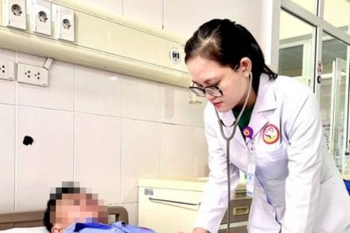 Bị ong đốt gần 30 nốt khi đang làm vườn