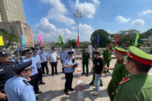 Trục xuất 10 công dân Trung Quốc vi phạm pháp luật