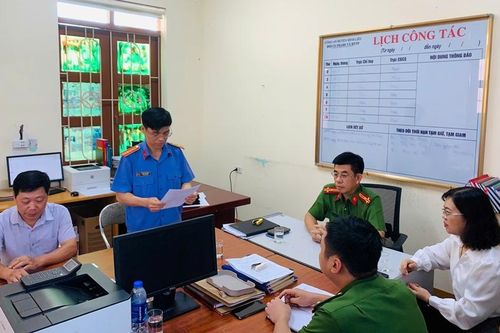 VKSND huyện Bình Liêu tham gia kiểm tra hoạt động tạm giữ, tạm giam tại Công an huyện