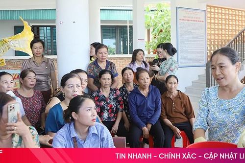 Hướng dẫn hội viên phụ nữ cách sản xuất chế phẩm vi sinh bản địa IMO