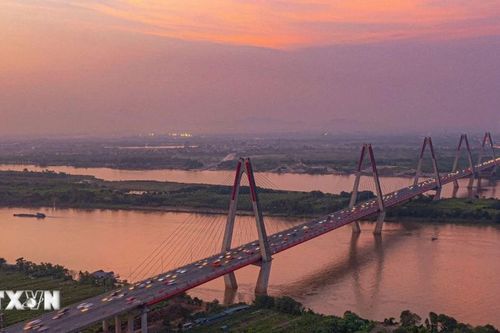 Cầu Nhật Tân - Biểu tượng độc đáo của thủ đô Hà Nội