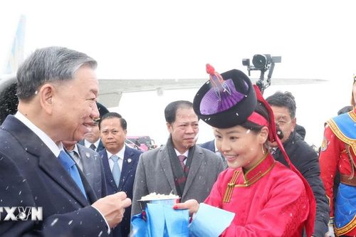 Tổng Bí thư, Chủ tịch nước Tô Lâm đến Ulan Bator, bắt đầu thăm Mông Cổ