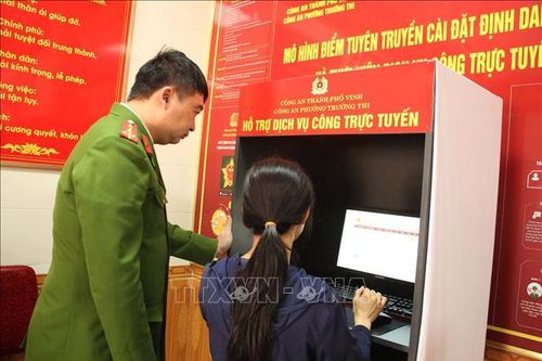 Cần có biện pháp hỗ trợ người dân một cách hiệu quả tại các điểm dịch vụ công trực truyến