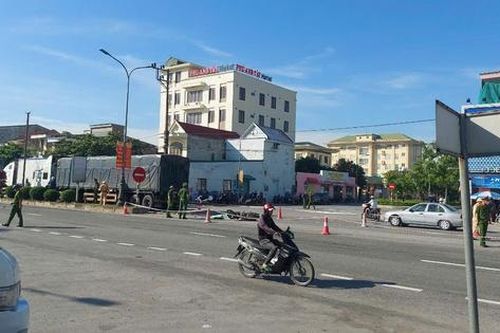 Va chạm với ô tô tải, người đàn ông tử vong tại 'điểm đen'