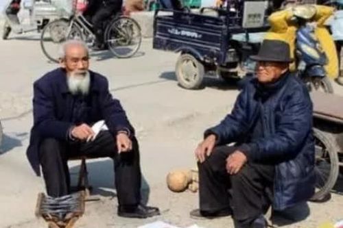 Vì sao 'thầy bói' không biết bạn nhưng lại biết gia đình bạn có bao nhiêu người? Lý do thực ra rất đơn giản