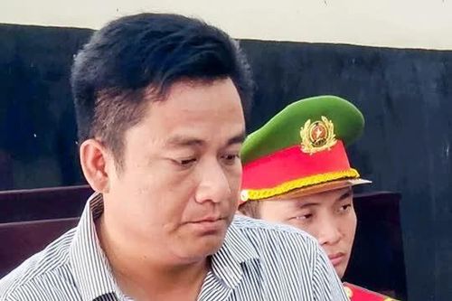 Tuyên án gần 5 năm tù nguyên phó trưởng công an xã nhận hối lộ