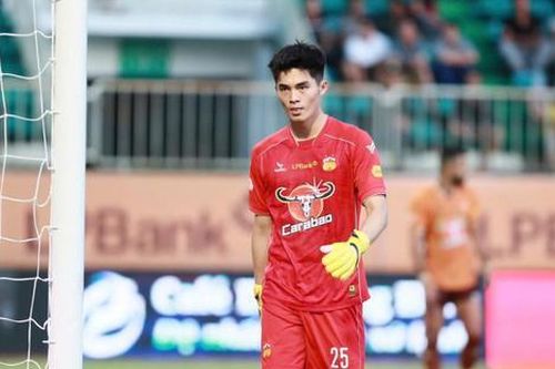 Chiều cao khủng và tài năng của sao trẻ HAGL thay thủ môn Bùi Tiến Dũng