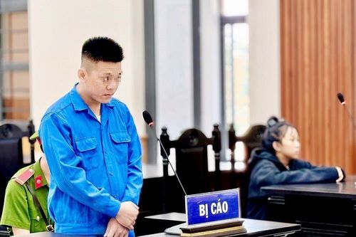 Côn đồ níu giữ vợ bằng dao lĩnh 12 năm tù