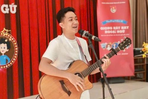Gia Lai: Chàng Thượng úy Công an đạt giải Nhì cuộc thi Giọng hát hay ngoại ngữ