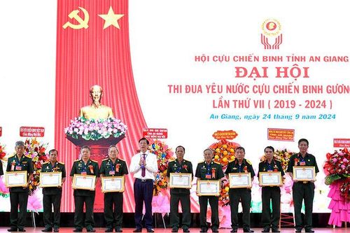 'Cựu', nhưng chưa cũ