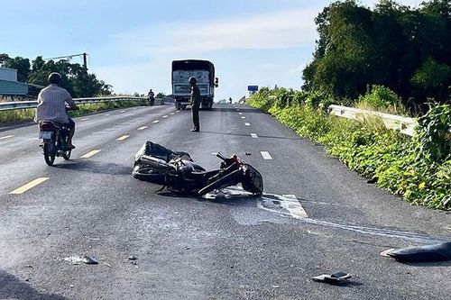 Va chạm xe ôtô, người đi đường tử vong