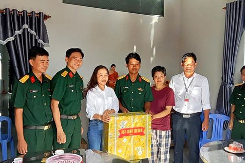 Bàn giao nhà Đồng đội cho chiến sĩ Tiểu đoàn 512