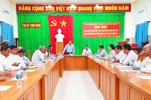 Họp mặt cán bộ, người có uy tín trong đồng bào dân tộc Khmer dịp Lễ Sene Dolta