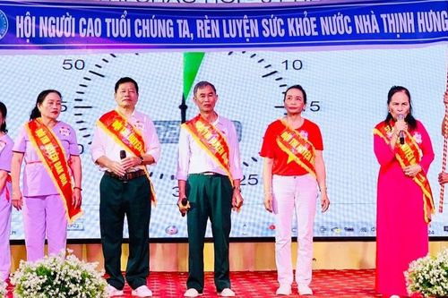 Gia Lai quan tâm chăm sóc sức khỏe người cao tuổi
