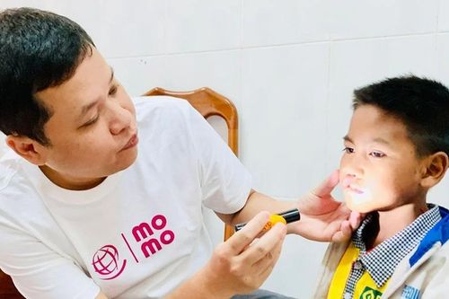 Tìm lại nụ cười cho trẻ thơ
