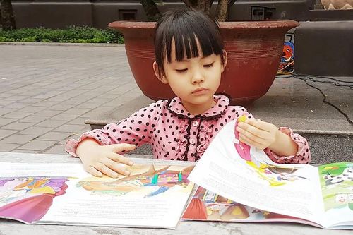 Tạo thói quen đọc sách cho con từ nhỏ