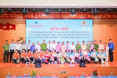 HUIT: Ra mắt Tổ tình nguyện viên 'Tham gia điều tiết giao thông'