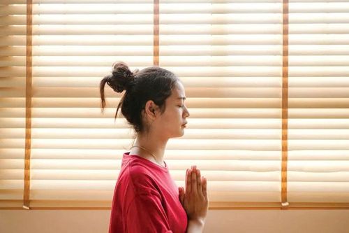 Khổ vui bắt nguồn từ thấy biết