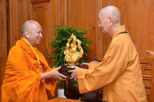 Phái đoàn ICDV diện kiến Đức Pháp chủ GHPGVN bạch trình về Đại lễ Vesak Liên Hiệp Quốc 2025