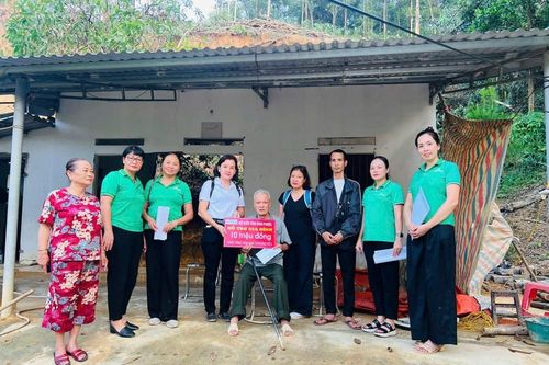 Yên Bái: Hội Điều tỉnh Bình Phước và các hội thành viên hỗ trợ 525 triệu đồng cho người dân bị thiệt hại do bão số 3
