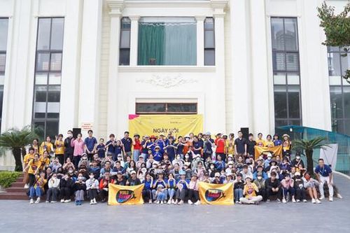 Gần 200 tình nguyện viên tham gia 'World Cleanup Day 2024 - Ngày hội Dọn rác tại Hà Nội'