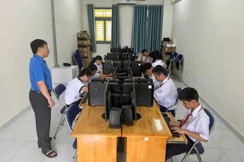 TP. Hồ Chí Minh: Đề xuất ưu đãi cho giáo viên dạy trẻ khuyết tật
