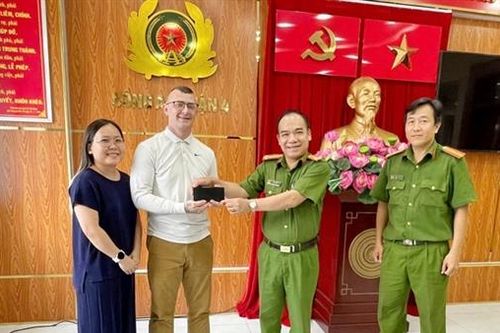 Cảnh sát hình sự đặc nhiệm Công an TP Hồ Chí Minh bắt 'nóng' nhiều vụ cướp giật