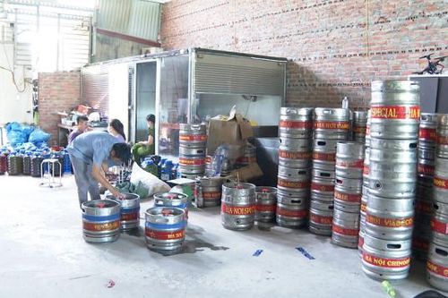 Mua bia hơi ở Thái Bình rồi đóng nắp giả nhãn bia Hà Nội