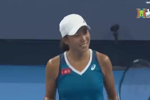 Zhang Shuai tay vợt gây ấn tượng mạnh
