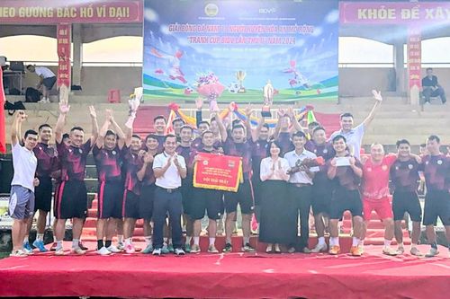 Công an tỉnh vô địch Giải bóng đá huyện Hòa An mở rộng tranh Cup BIDV năm 2024