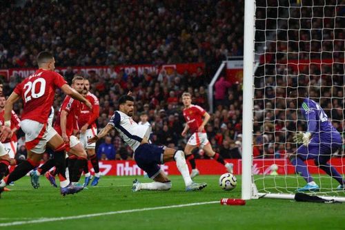 Man Utd thua thảm bại ngay tại Old Trafford