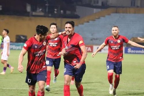 Thắng nhọc nhằn Becamex Bình Dương, Công an Hà Nội lên thứ 6 bảng xếp hạng