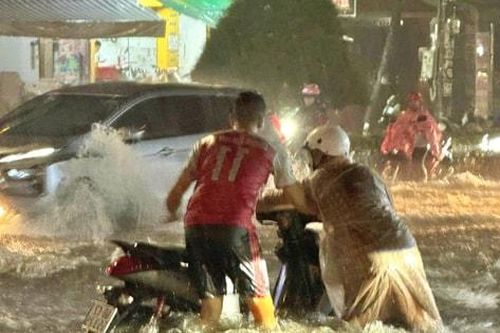 Đồng Nai: Mưa lớn gây ngập ở thành phố Biên Hòa