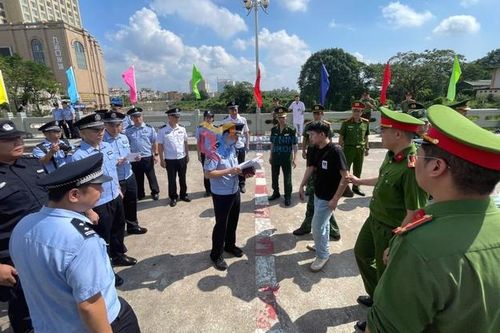Trục xuất 10 công dân nước ngoài sang Việt Nam thực hiện hành vi lừa đảo